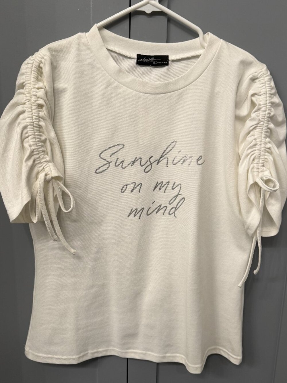 WHITE RUCHED SLEEVE TEE - LARGE